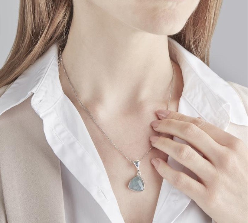 Aquamarine Pendant - Sterling Silver :- Genuine Gemstone 9ct